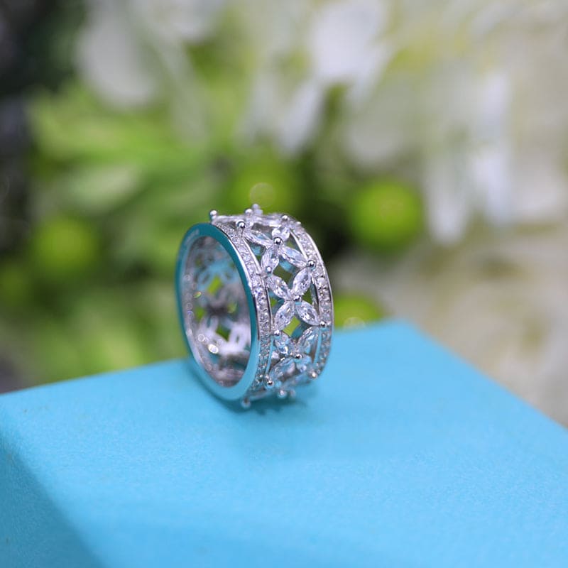18K Tiffany Victoria  Ring