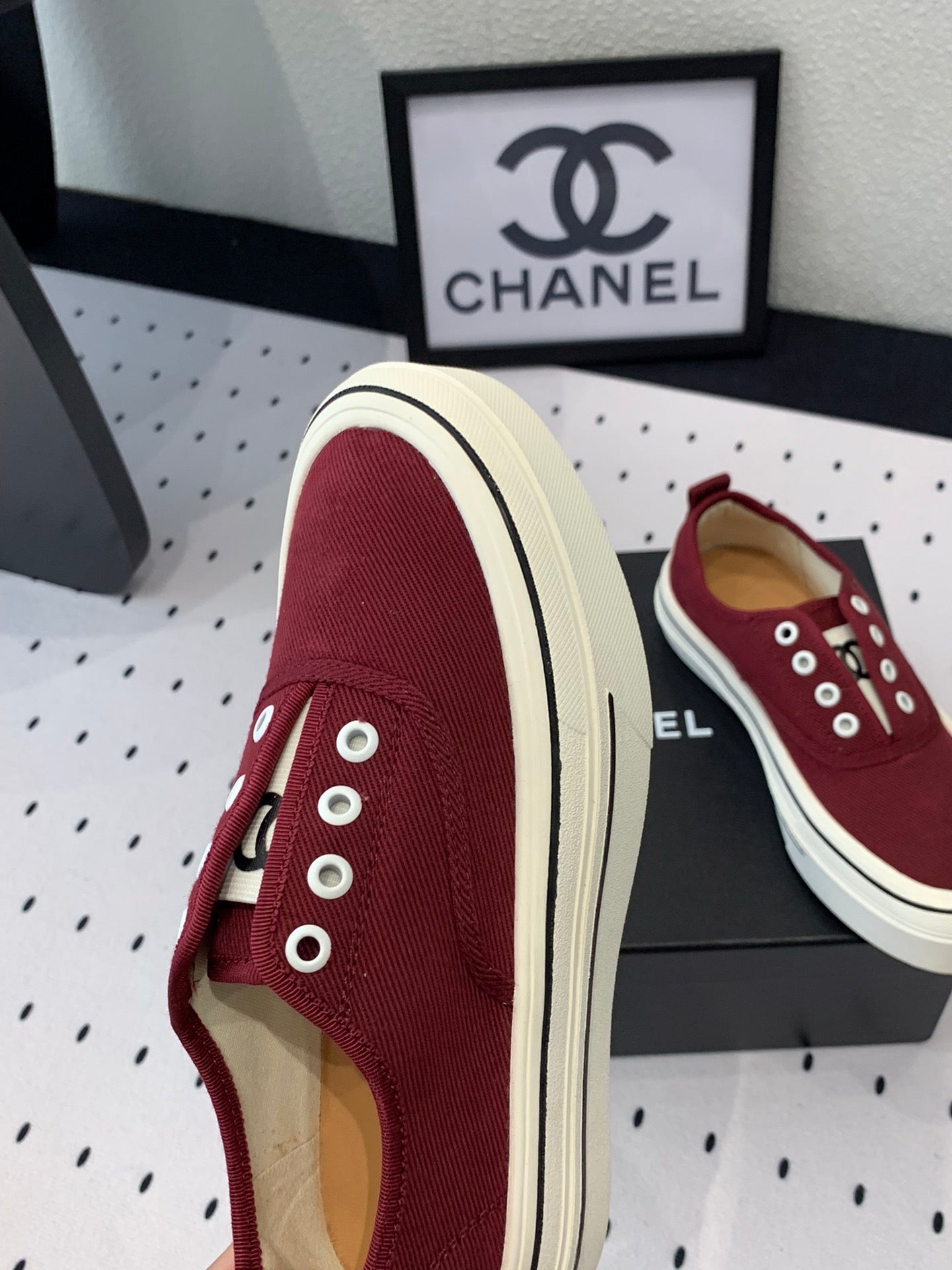 CHANEL LACELESS SNEAKERS PLATFORM IN ROSEWOOD CANVAS