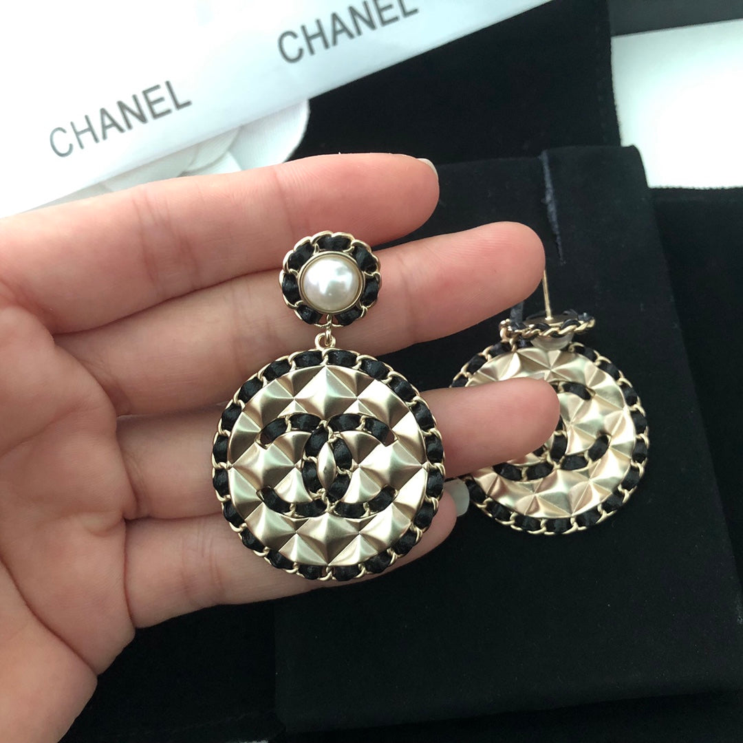 18K  Chanel Leather Round Earrings