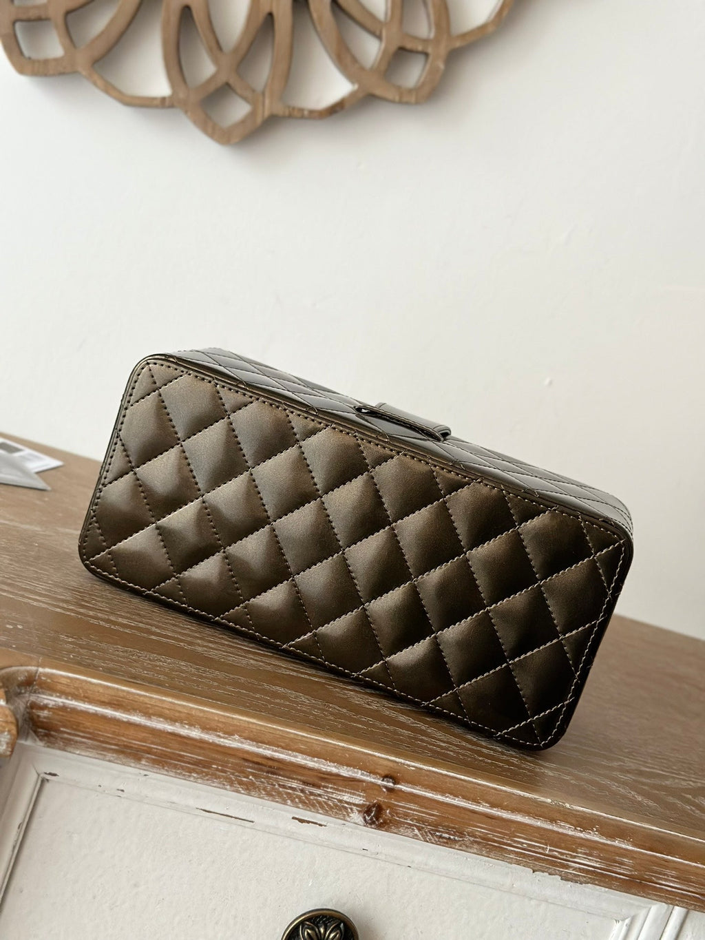 CHANEL VINTAGE COSMETIC BAG 22 IN MIKADO SHINY CALFSKIN GOLD HARDWARE