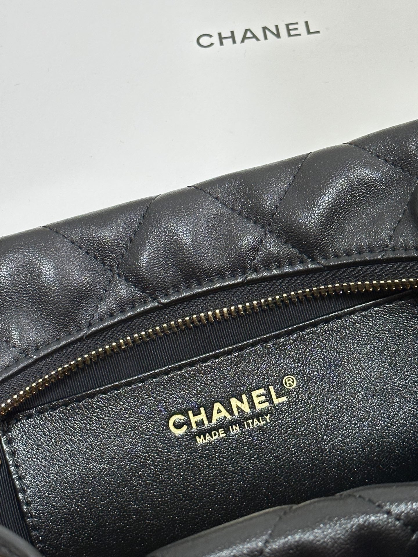 CHANEL QUILTED HOBO CARGO BAG 31 IN BLACK CALFSKIN GOLD CHAIN