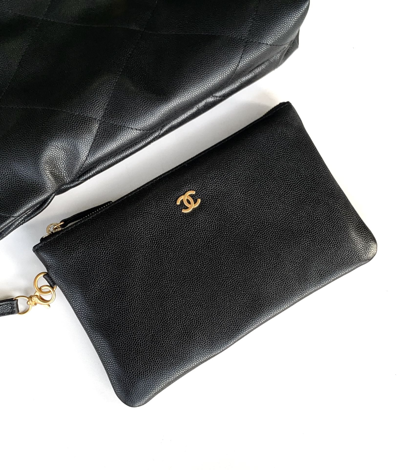 CHANEL BAG 25S 37 CM IN BLACK LAMBSKIN WITH GOLD HARDWARE