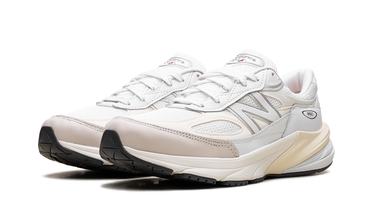 990v6 "Made in USA - White Sea Salt" U990GB6
